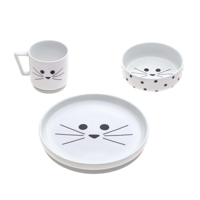 Porcelain dish set